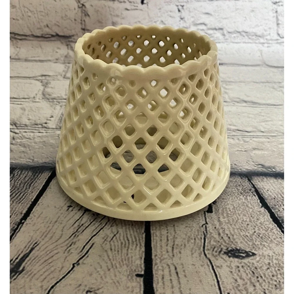 Home Interiors Ivory Lattice Cutout Candle Topper Shade Ceramic Round Shaped